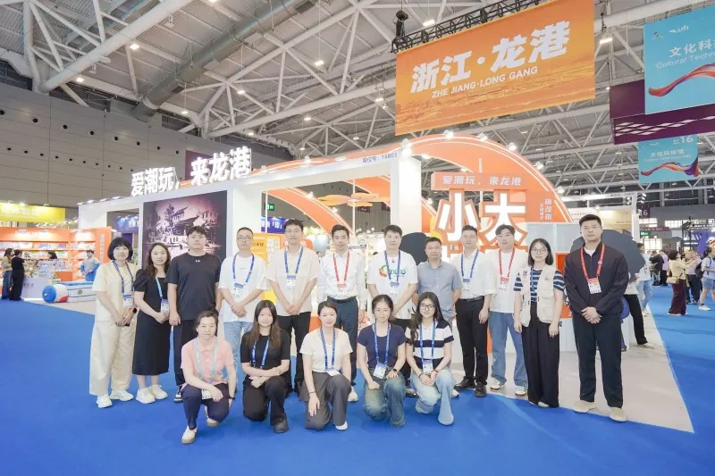 Qide Packaging presenta gli innovativi quaderni con scanalatura 3D al 22° ICIF di Shenzhen, ricevendo una forte risposta internazionale